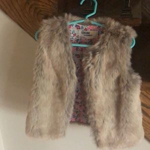 Girls Faux fur vest
